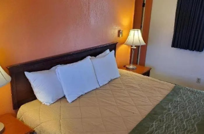 Rodeway Hotel Flora